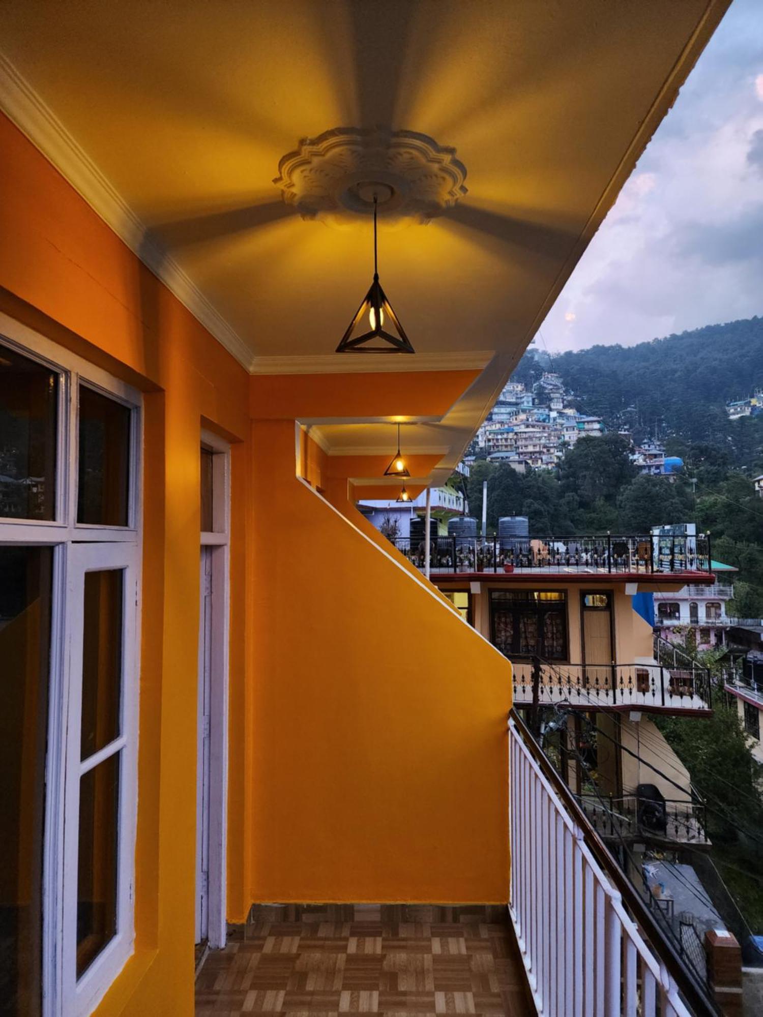 The Bougainvillea, Mcleodganj Dharamshala Bagian luar foto